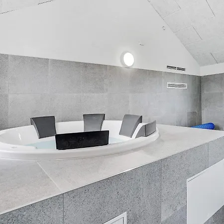 Luxury Pool Retreat In Kegnaes * Høruphav