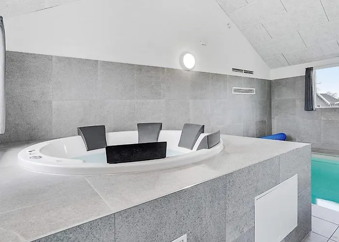 Luxury Pool Retreat In Kegnaes - By Traum * Horuphav